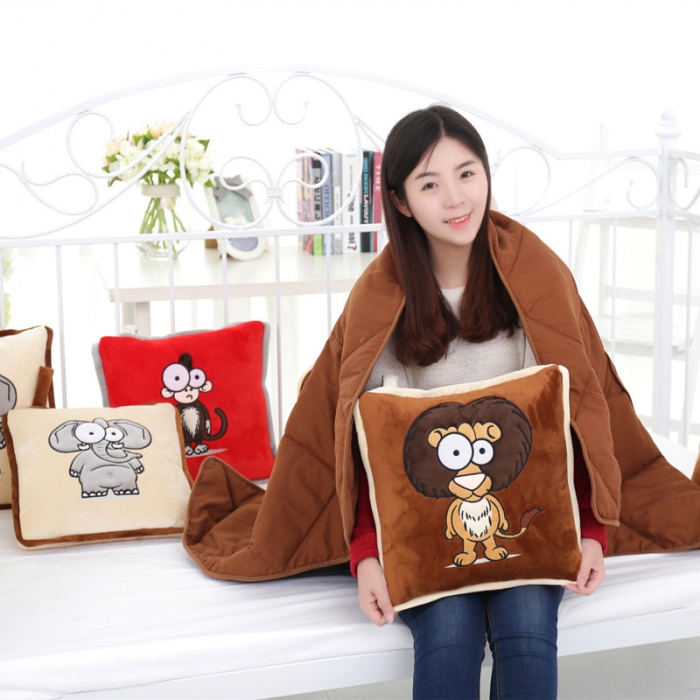 91家纺网 家纺一手货源 找家纺 仟亿莱 大小眼动物抱枕被 棕色狮子