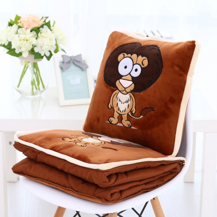 仟亿莱 大小眼动物抱枕被 棕色狮子