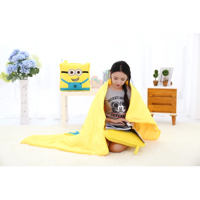 91家纺网 家纺一手货源 找家纺 仟亿莱 卡通毛绒抱枕被 单眼黄小人