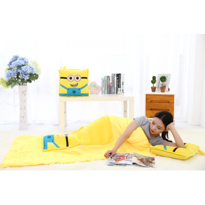 91家纺网 家纺一手货源 找家纺 仟亿莱 卡通毛绒抱枕被 单眼黄小人