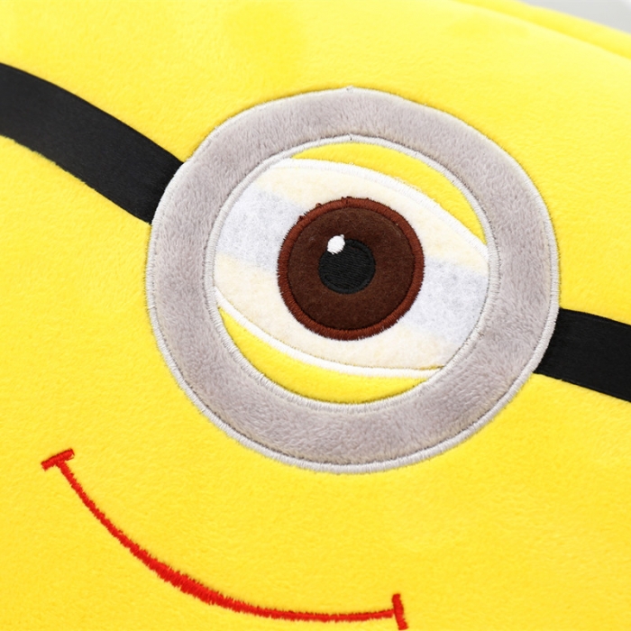 91家纺网 家纺一手货源 找家纺 仟亿莱 卡通毛绒抱枕被 单眼黄小人