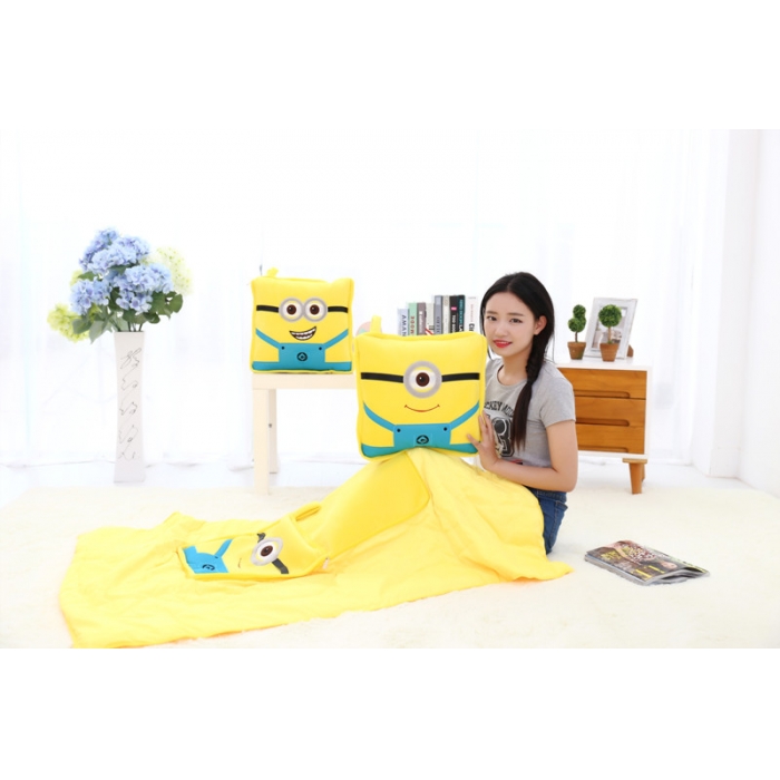 91家纺网 家纺一手货源 找家纺 仟亿莱 卡通毛绒抱枕被 单眼黄小人