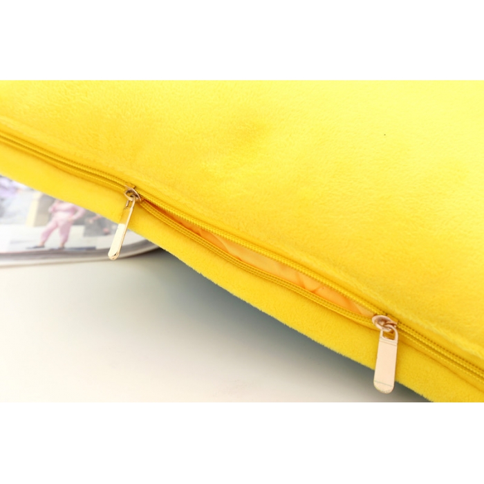 91家纺网 家纺一手货源 找家纺 仟亿莱 卡通毛绒抱枕被 单眼黄小人