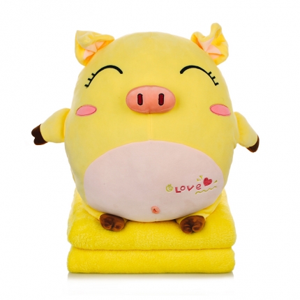 91家纺网 家纺一手货源 找家纺 仟亿莱 2019新款呆萌猪三合一抱枕毯 黄色眯眼