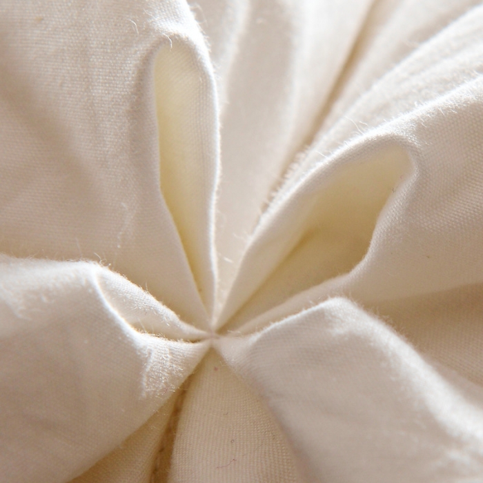 91家纺网 家纺一手货源 找家纺 岚司羽 2021新款面包羽绒枕芯全棉白鹅绒枕（48*74）