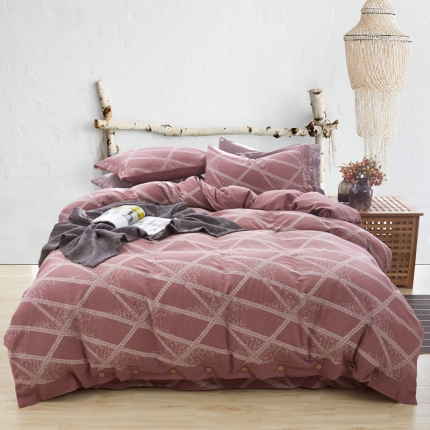 91家纺网 家纺一手货源 找家纺 桂雅居 新60S贡缎长绒棉水洗提花四件套 品味格韵--朱红