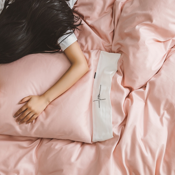 91家纺网 家纺一手货源 找家纺 狠狠爱 60支长绒棉绣花摩登系列套件 豆沙玉