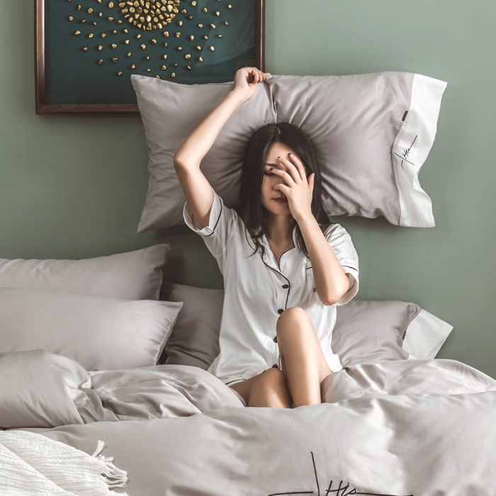 91家纺网 家纺一手货源 找家纺 狠狠爱 60支长绒棉绣花摩登系列套件 绅士灰