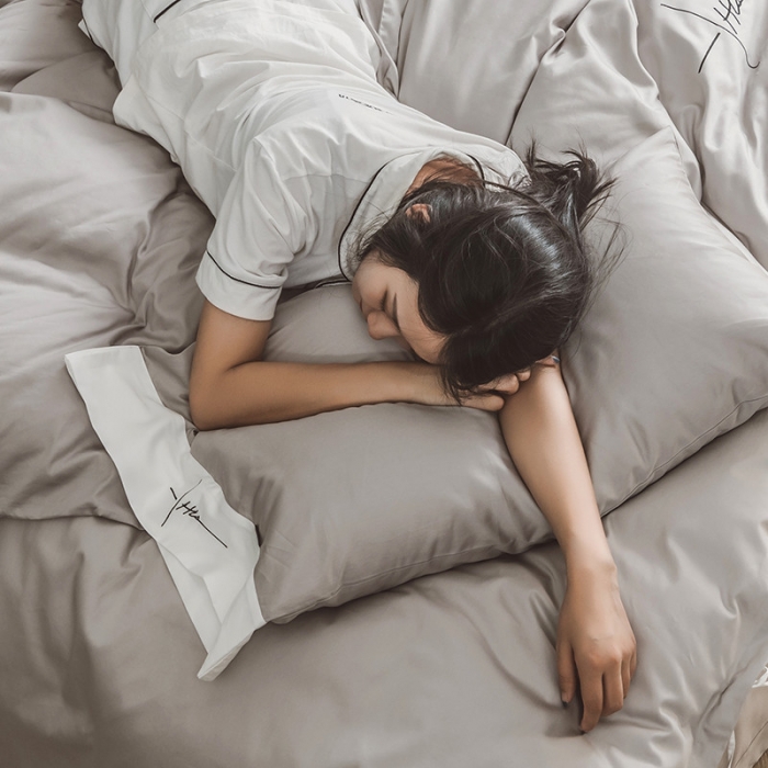 91家纺网 家纺一手货源 找家纺 狠狠爱 60支长绒棉绣花摩登系列套件 绅士灰