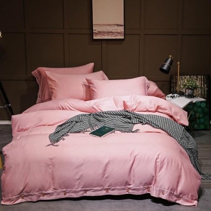 91家纺网 家纺一手货源 找家纺 馨蕊家居 2018秋冬新品纯棉色织磨毛（人字尼）樱花粉