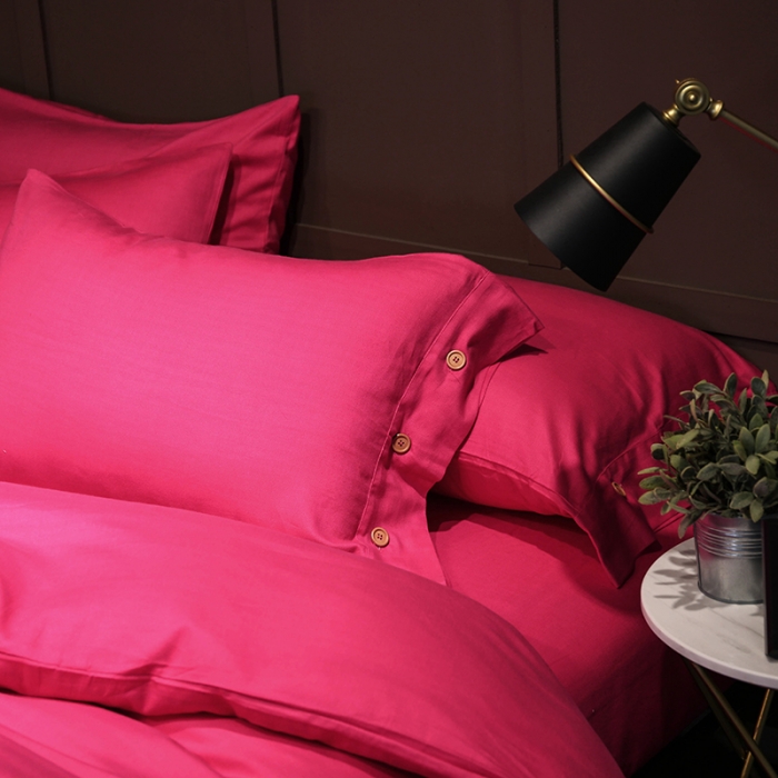 91家纺网 家纺一手货源 找家纺 馨蕊家居 2018秋冬新品纯棉色织磨毛（人字尼）玫红