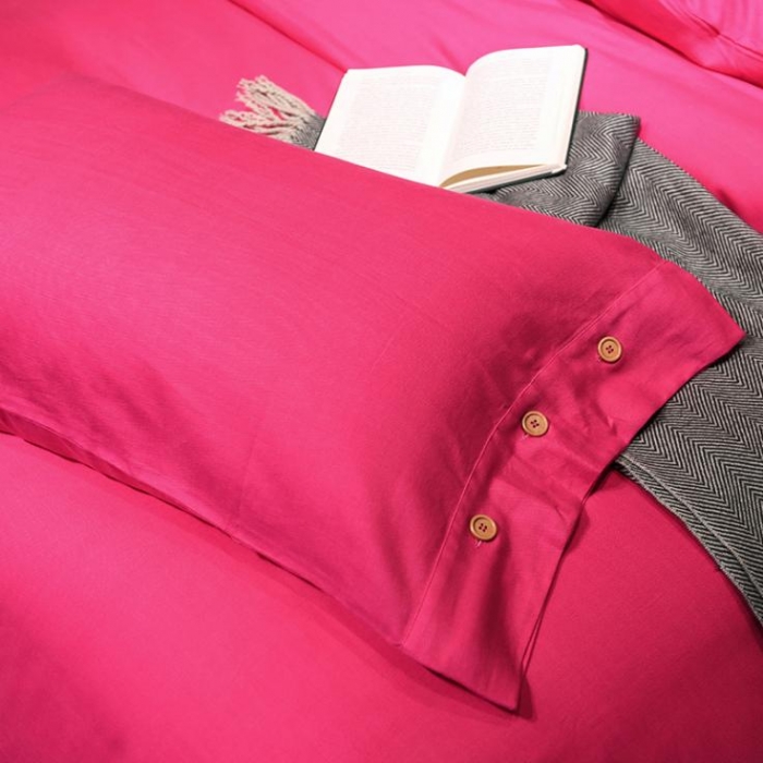 91家纺网 家纺一手货源 找家纺 馨蕊家居 2018秋冬新品纯棉色织磨毛（人字尼）玫红