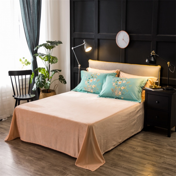 91家纺网 家纺一手货源 找家纺 馨蕊家居 2018秋冬新品印花棉加绒四件套 青春恋歌