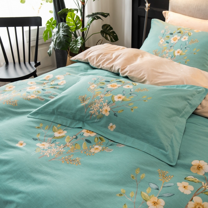 91家纺网 家纺一手货源 找家纺 馨蕊家居 2018秋冬新品印花棉加绒四件套 青春恋歌