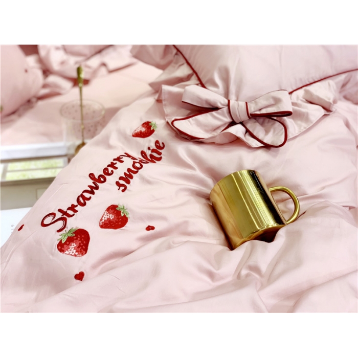 91家纺网 家纺一手货源 找家纺 馨蕊家居 2021新款60长绒棉绣花四件套 粉黛-小红莓