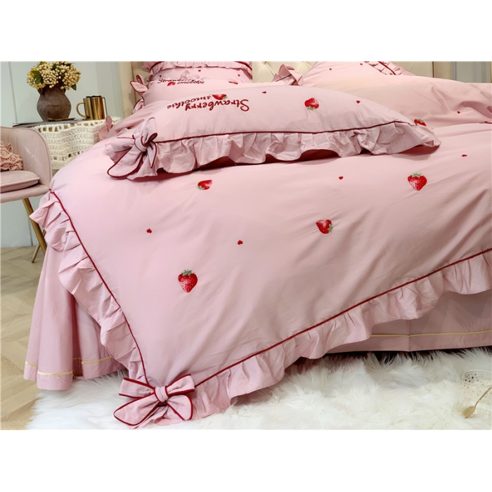 91家纺网 家纺一手货源 找家纺 馨蕊家居 2021新款60长绒棉绣花四件套 粉黛-小红莓