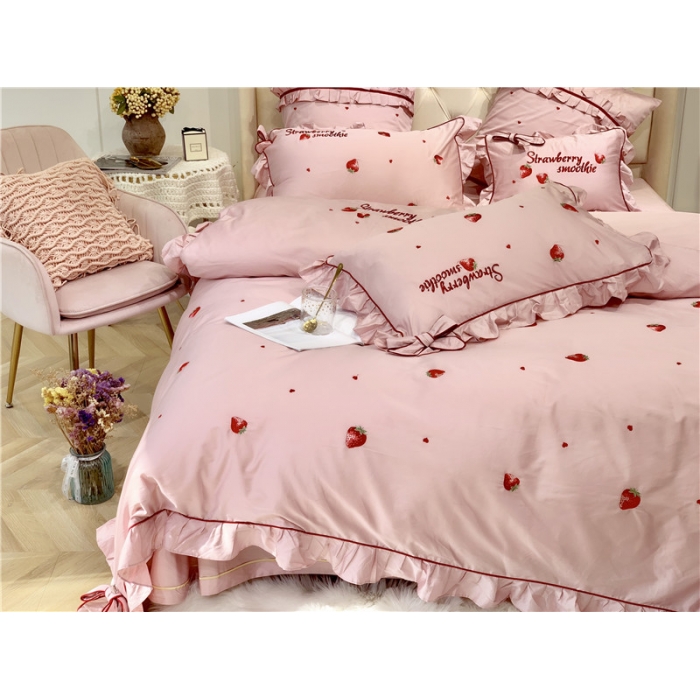 91家纺网 家纺一手货源 找家纺 馨蕊家居 2021新款60长绒棉绣花四件套 粉黛-小红莓