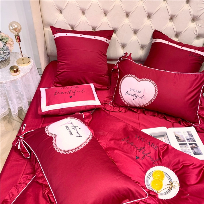 91家纺网 家纺一手货源 找家纺 馨蕊家居 2021新款60长绒棉绣花四件套 一见倾心-温莎红