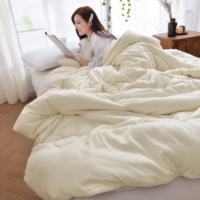 91家纺网 家纺一手货源 找家纺 欣罗兰 2022新款2kg化纤冬被 米黄