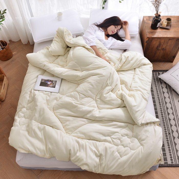 91家纺网 家纺一手货源 找家纺 欣罗兰 2022新款2kg化纤冬被 米黄