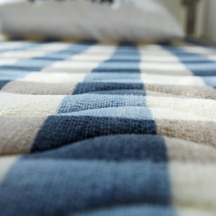 91家纺网 家纺一手货源 找家纺 欣罗兰 2022新款法莱绒床垫6cm 小方格