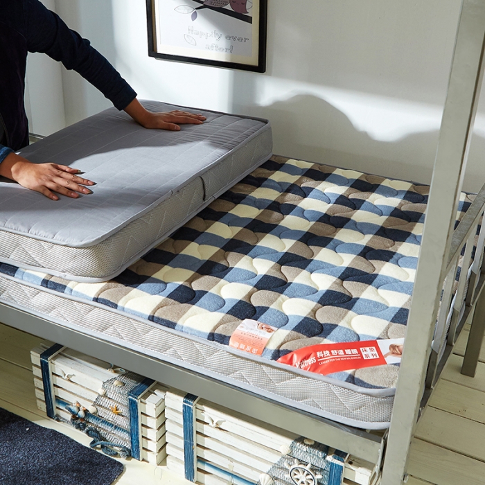 91家纺网 家纺一手货源 找家纺 欣罗兰 2022新款法莱绒床垫6cm 小方格