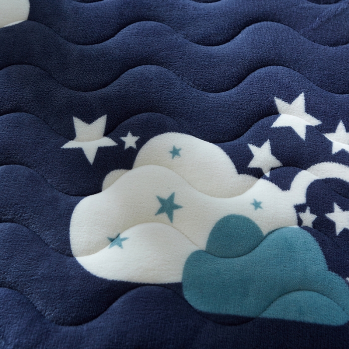 91家纺网 家纺一手货源 找家纺 欣罗兰 2022新款法莱绒床垫6cm 云朵