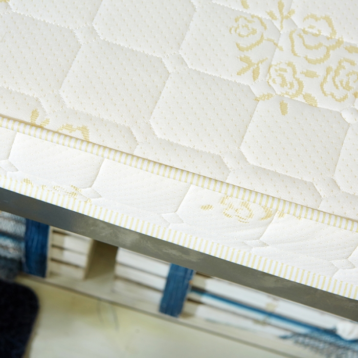 91家纺网 家纺一手货源 找家纺 欣罗兰 2022新款立体针织记忆棉床垫 白色