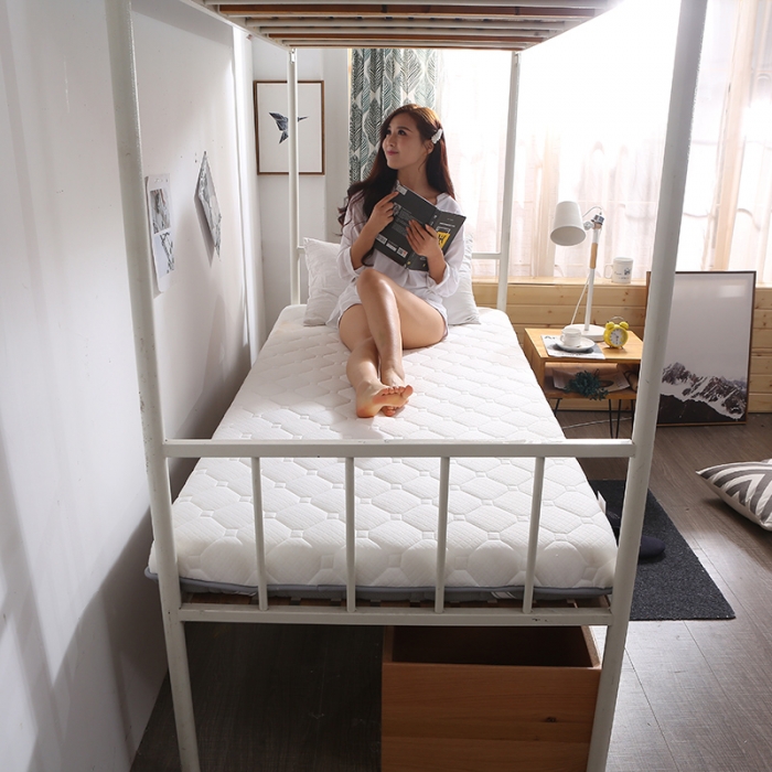 91家纺网 家纺一手货源 找家纺 欣罗兰 2022新款单边学生针织床垫 珍珠白