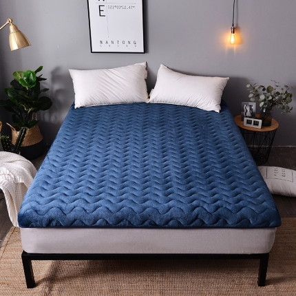 91家纺网 家纺一手货源 找家纺 欣罗兰 2022新款单边大床法莱绒床垫 经典蓝