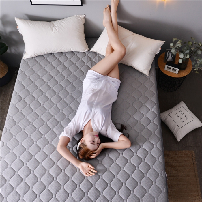 91家纺网 家纺一手货源 找家纺 欣罗兰 2022新款单边大床针织床垫 卡其灰