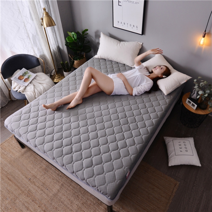 91家纺网 家纺一手货源 找家纺 欣罗兰 2022新款单边大床针织床垫 卡其灰