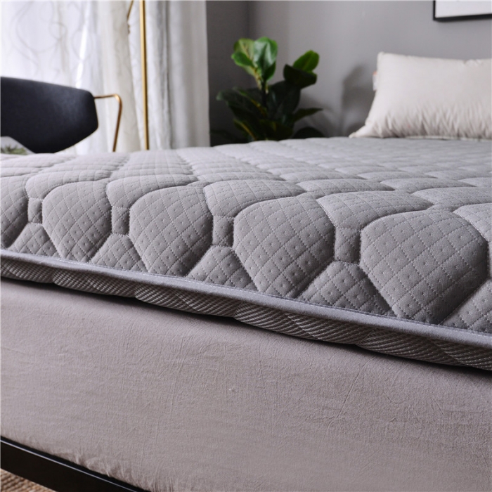 91家纺网 家纺一手货源 找家纺 欣罗兰 2022新款单边大床针织床垫 卡其灰