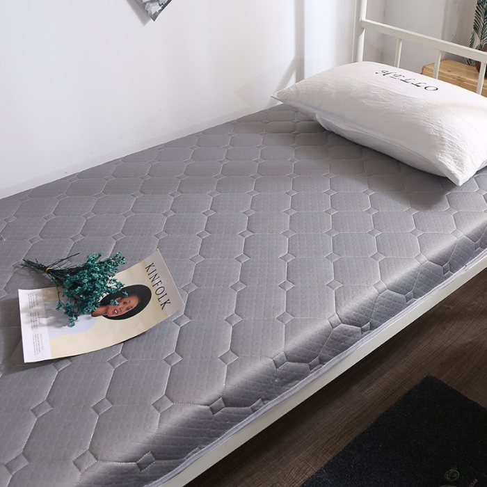 91家纺网 家纺一手货源 找家纺 欣罗兰 2022新款单边学生针织床垫 卡其灰