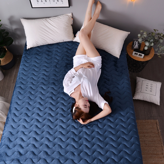 91家纺网 家纺一手货源 找家纺 欣罗兰 2022新款单边大床法莱绒床垫 经典蓝