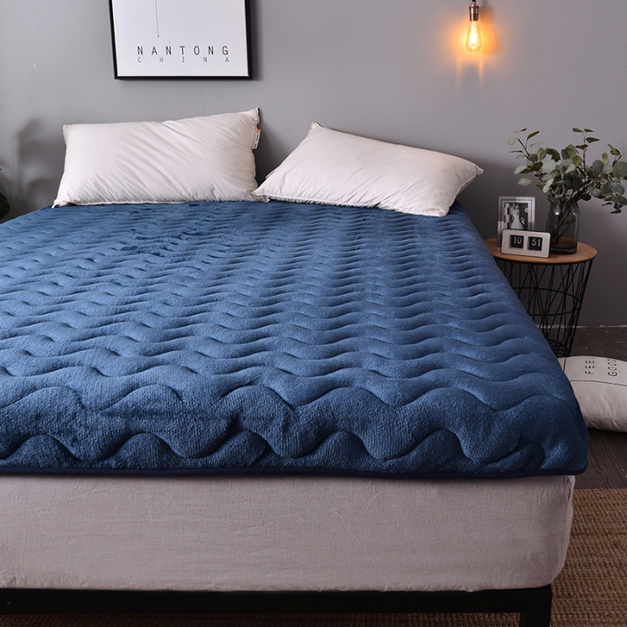 91家纺网 家纺一手货源 找家纺 欣罗兰 2022新款单边大床法莱绒床垫 经典蓝