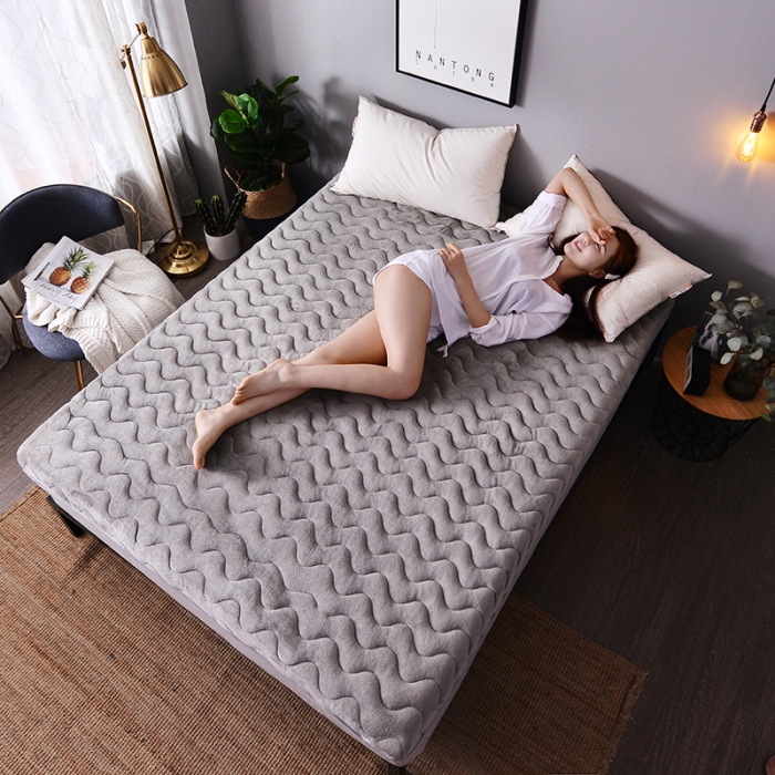 91家纺网 家纺一手货源 找家纺 欣罗兰 2022新款单边大床法莱绒床垫 卡其灰