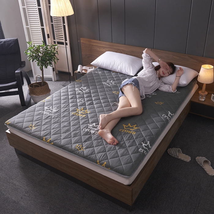 91家纺网 家纺一手货源 找家纺 欣罗兰垫业 2022新款单边磨毛大床垫 皇冠（厚度6cm）