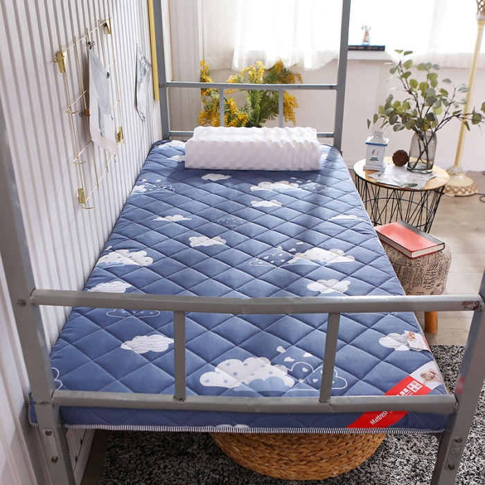 91家纺网 家纺一手货源 找家纺 欣罗兰垫业 2022新款单边磨毛小床垫 云朵（厚度6cm）