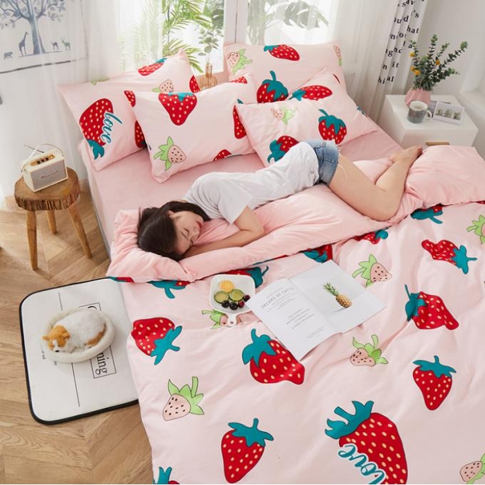 91家纺网 家纺一手货源 找家纺 一米阳光 2019新款A棉B纯色绒四件套 大草莓