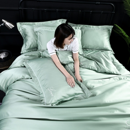 91家纺网 家纺一手货源 找家纺 意尚风情 2019新款双面水洗真丝四件套 萝拉