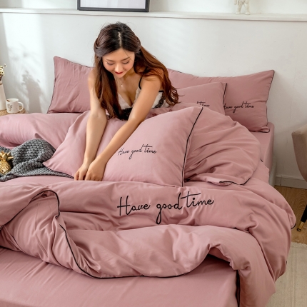 91家纺网 家纺一手货源 找家纺  意尚风情2019新款60长绒棉绣花工艺款四件套美好时光-豆沙