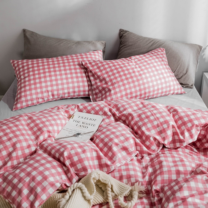 91家纺网 家纺一手货源 找家纺 艾沁家纺 北欧简约格子条纹系列全棉四件套床单款粉白格