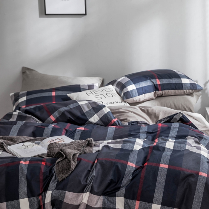 91家纺网 家纺一手货源 找家纺 艾沁家纺 北欧简约格子条纹系列全棉四件套床单款爵士