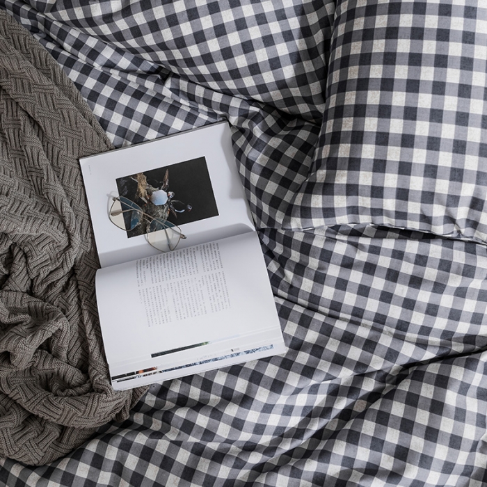 91家纺网 家纺一手货源 找家纺 艾沁家纺 北欧简约格子条纹系列全棉四件套床单款棉格