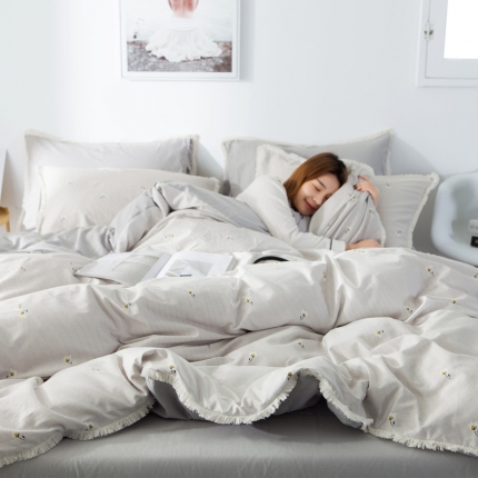 91家纺网 家纺一手货源 找家纺 涵宸家纺 新款13372流苏款加厚全棉刺绣四件套 安夏