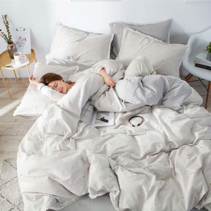 91家纺网 家纺一手货源 找家纺 涵宸家纺 新款13372流苏款加厚全棉刺绣四件套 安夏