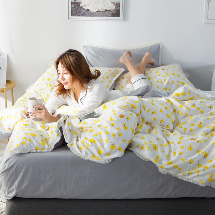 91家纺网 家纺一手货源 找家纺 涵宸家纺 新款13372流苏款加厚全棉刺绣四件套 向阳