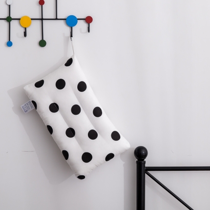 91家纺网 家纺一手货源 找家纺 （总）十九色家纺 2022热卖ins风儿童枕芯30*50cm