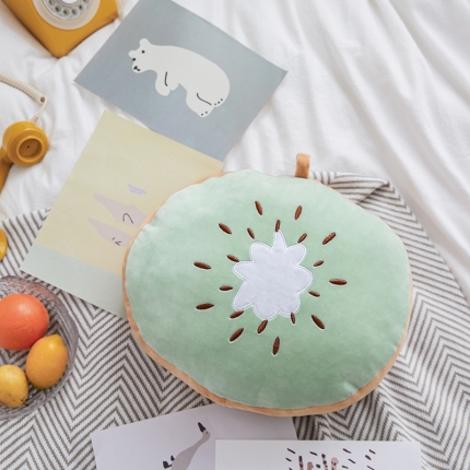 91家纺网 家纺一手货源 找家纺 希诺 2019新款清新水果刺绣抱枕 猕猴桃